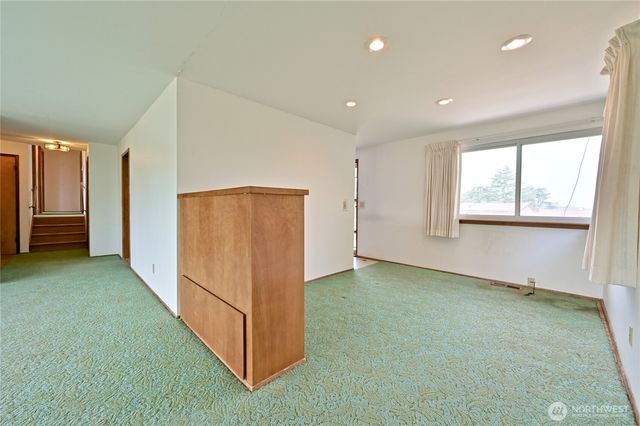 23031 19th Avenue S, Des Moines, WA 98198