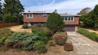 23031 19th Avenue S, Des Moines, WA 98198
