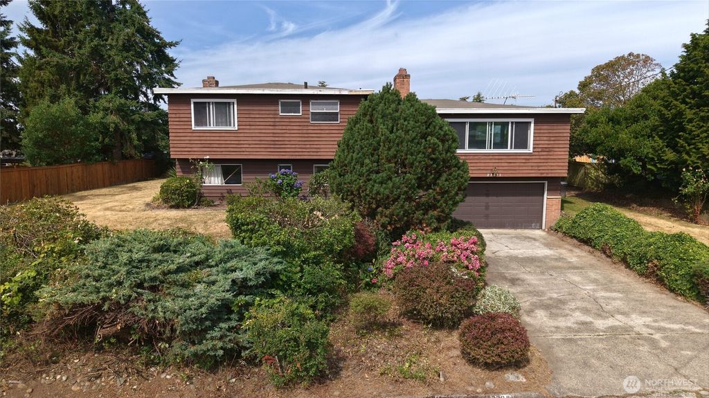 23031 19th Avenue S, Des Moines, WA 98198