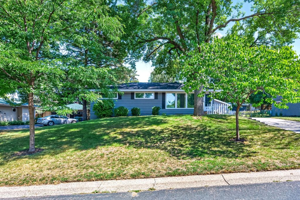 245 17th Avenue NW, New Brighton, MN 55112 — photo 3