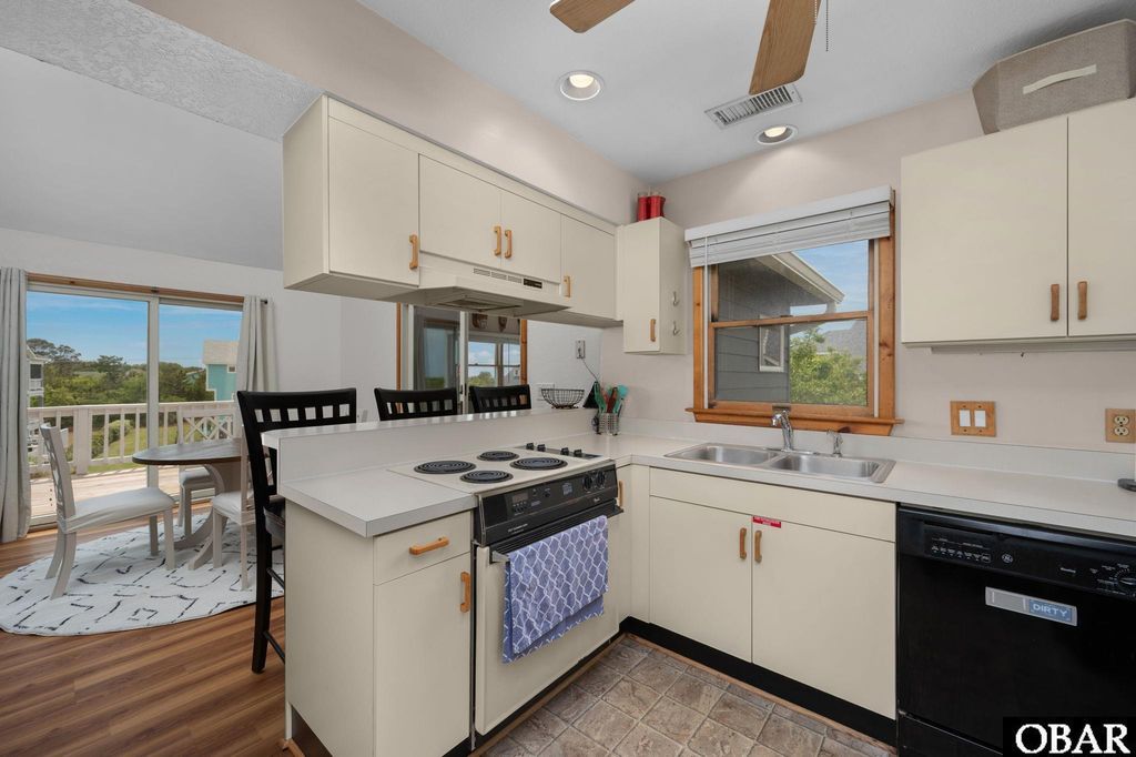 Image 13 of property listing at 120 Jay Crest Road Lot 12, Duck, NC 27949