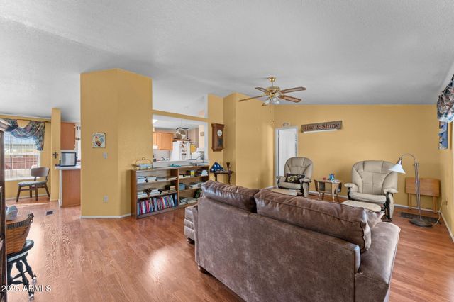 23723 W CANNON Drive, Congress, AZ 85332