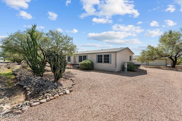 23723 W CANNON Drive, Congress, AZ 85332