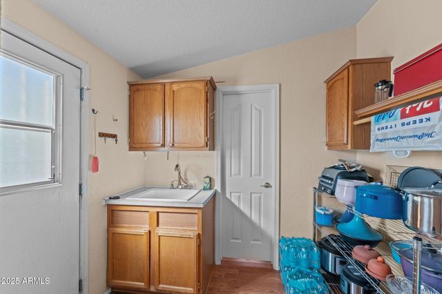 23723 W CANNON Drive, Congress, AZ 85332