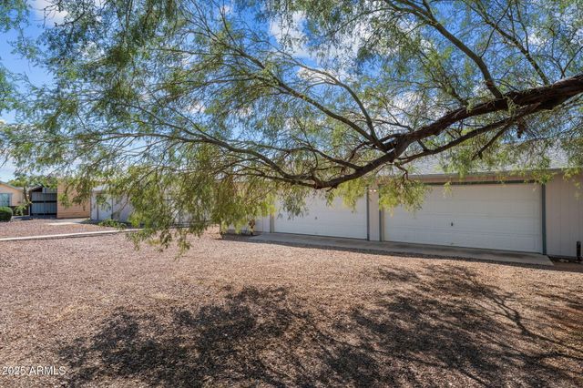 23723 W CANNON Drive, Congress, AZ 85332