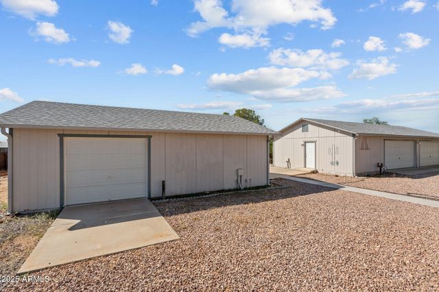 23723 W CANNON Drive, Congress, AZ 85332