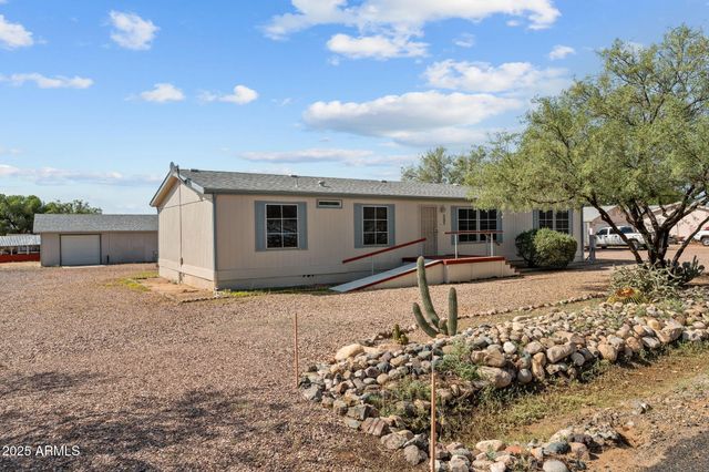 23723 W CANNON Drive, Congress, AZ 85332