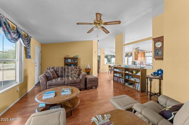 23723 W CANNON Drive, Congress, AZ 85332