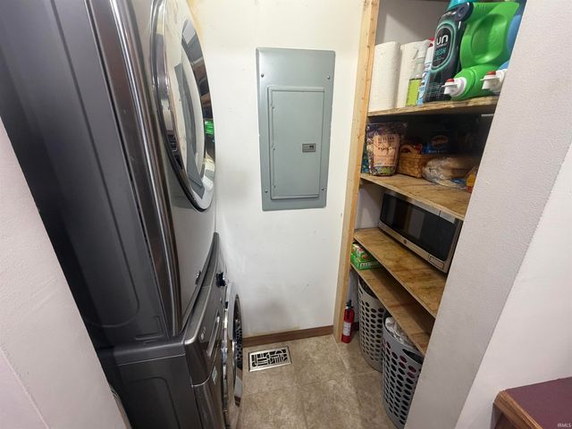 111 E South Railroad Street, Remington, IN 47977