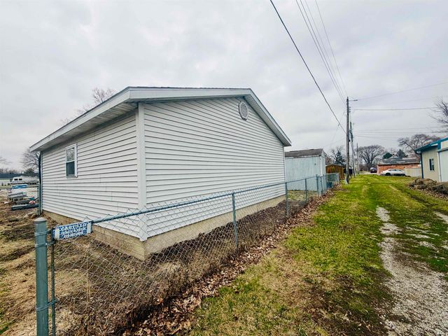 111 E South Railroad Street, Remington, IN 47977