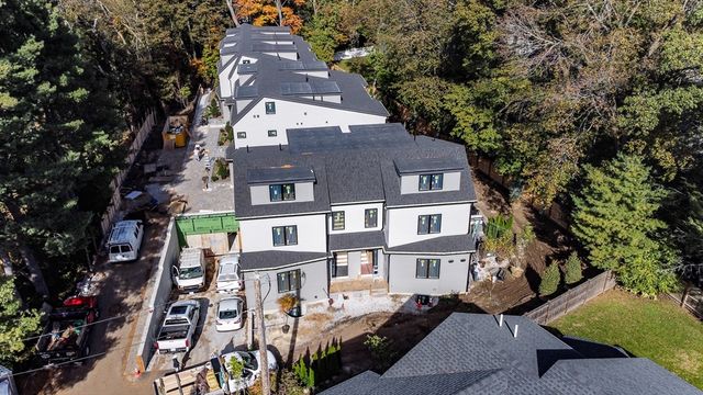 956 Walnut Street 4, Newton, MA 02461