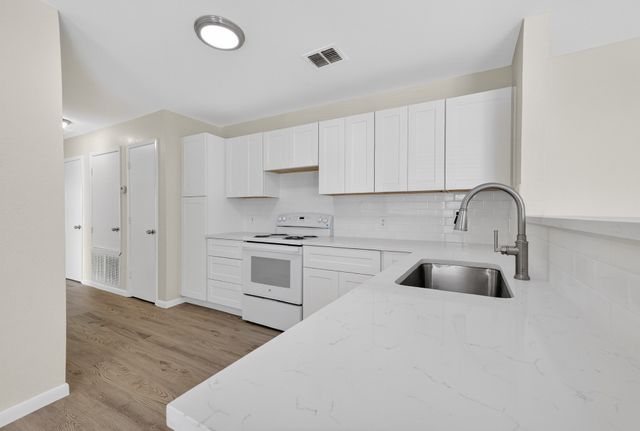 2971 Loving Avenue, Fort Worth, TX 76106