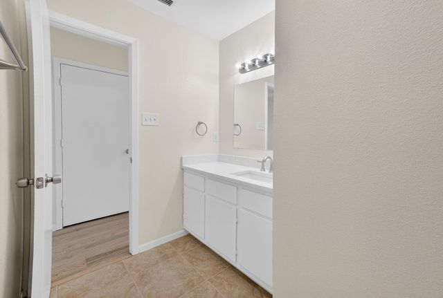 2971 Loving Avenue, Fort Worth, TX 76106