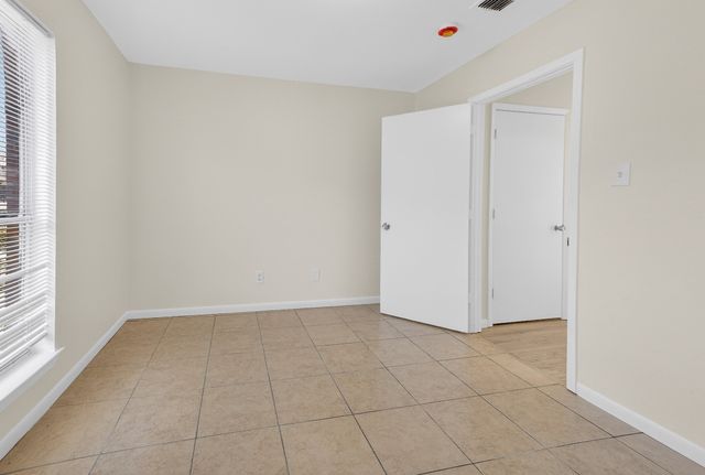 2971 Loving Avenue, Fort Worth, TX 76106