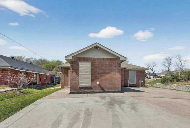 2971 Loving Avenue, Fort Worth, TX 76106