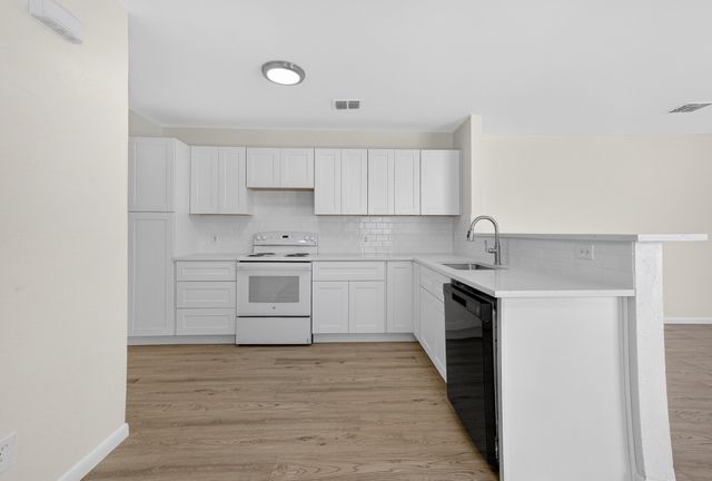 2971 Loving Avenue, Fort Worth, TX 76106