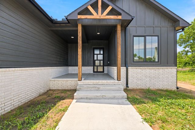 1207 E Maywood Ct, Wichita, KS 67216