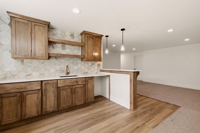 1207 E Maywood Ct, Wichita, KS 67216