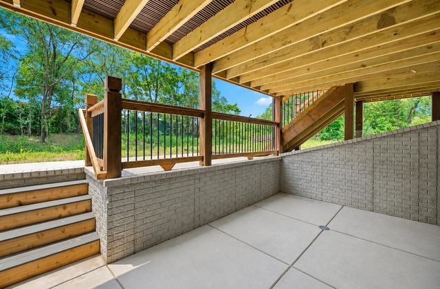 1207 E Maywood Ct, Wichita, KS 67216