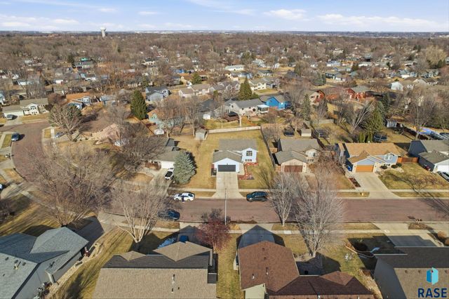 6612 W Bonnie Ct Court, Sioux Falls, SD 57106