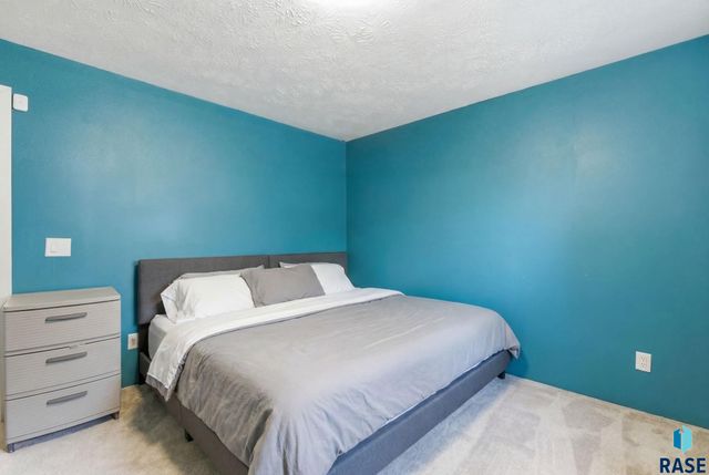 6612 W Bonnie Ct Court, Sioux Falls, SD 57106