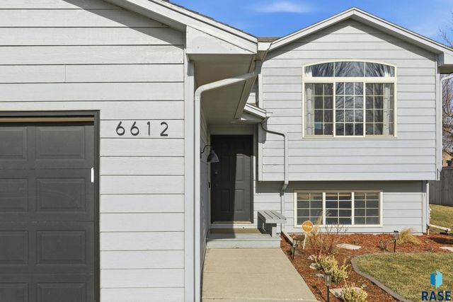 6612 W Bonnie Ct Court, Sioux Falls, SD 57106