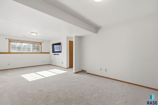 6612 W Bonnie Ct Court, Sioux Falls, SD 57106