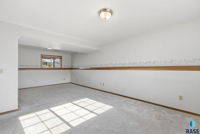 6612 W Bonnie Ct Court, Sioux Falls, SD 57106