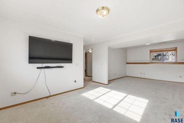 6612 W Bonnie Ct Court, Sioux Falls, SD 57106