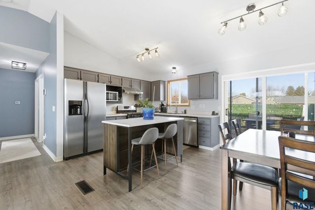 6612 W Bonnie Ct Court, Sioux Falls, SD 57106