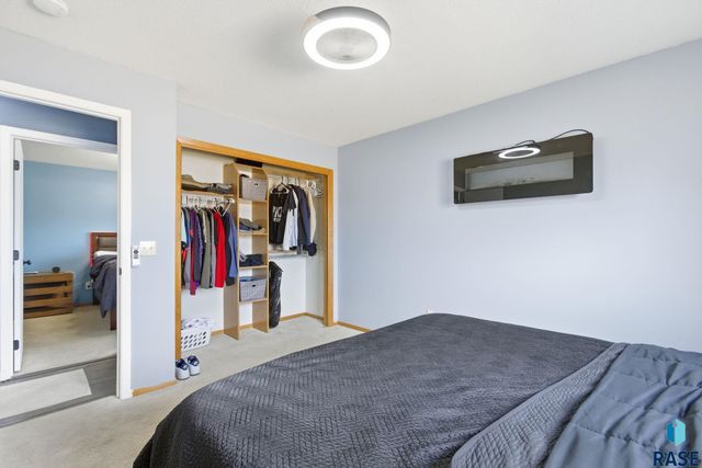 6612 W Bonnie Ct Court, Sioux Falls, SD 57106