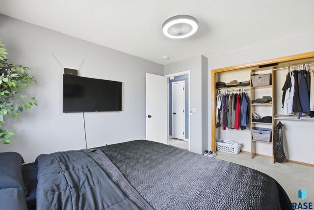 6612 W Bonnie Ct Court, Sioux Falls, SD 57106