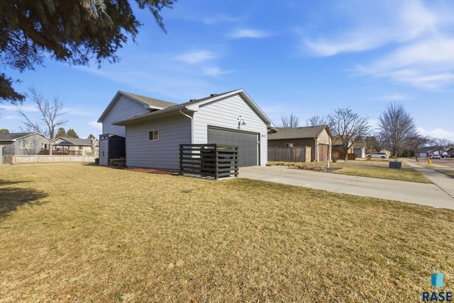 6612 W Bonnie Ct Court, Sioux Falls, SD 57106