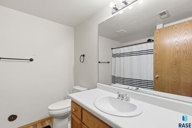 6612 W Bonnie Ct Court, Sioux Falls, SD 57106