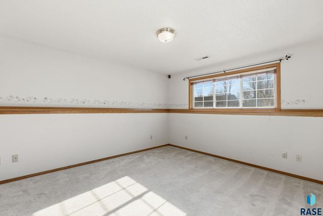 6612 W Bonnie Ct Court, Sioux Falls, SD 57106