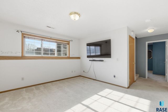 6612 W Bonnie Ct Court, Sioux Falls, SD 57106