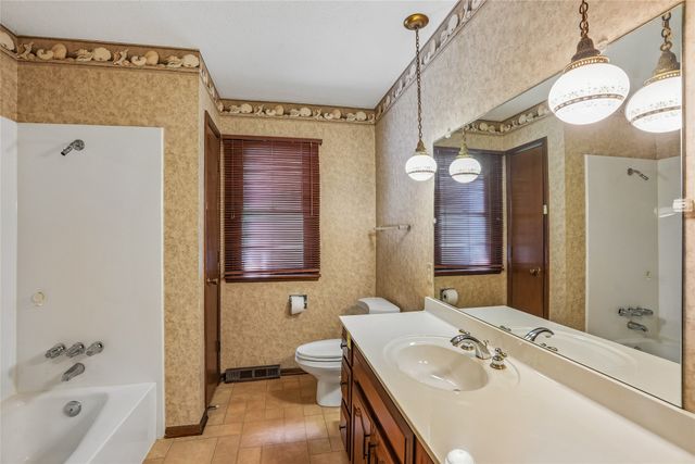 4500 73rd Street, Urbandale, IA 50322