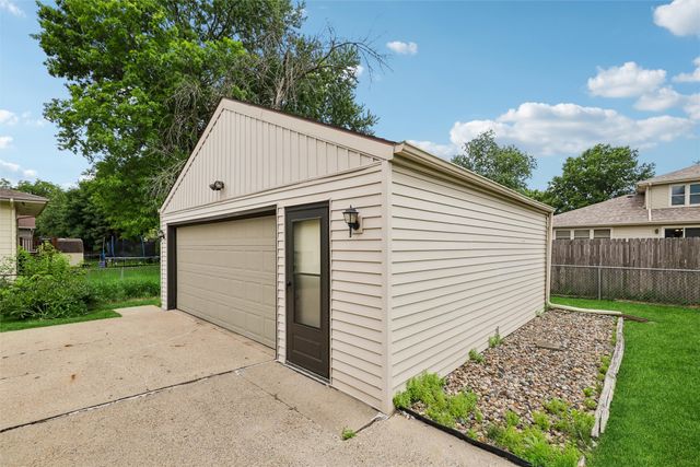 4500 73rd Street, Urbandale, IA 50322