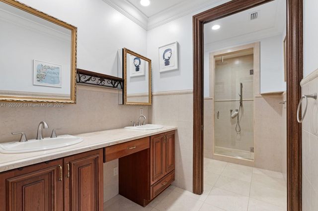 4241 NE 23 TERRACE, Lighthouse Point, FL 33064