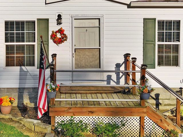 708 Tinker Lane, Grand Rivers, KY 42045