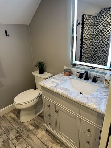31 Mckenney Cir, Andover, MA 01810
