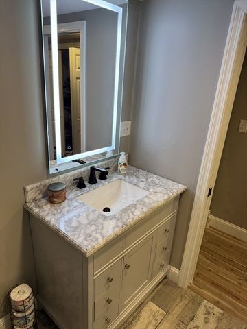 31 Mckenney Cir, Andover, MA 01810
