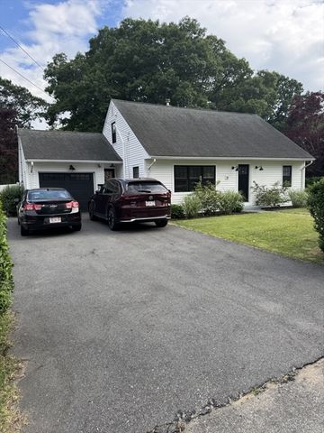 31 Mckenney Cir, Andover, MA 01810