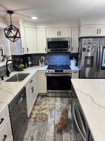 31 Mckenney Cir, Andover, MA 01810