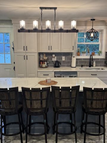 31 Mckenney Cir, Andover, MA 01810