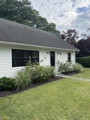 31 Mckenney Cir, Andover, MA 01810