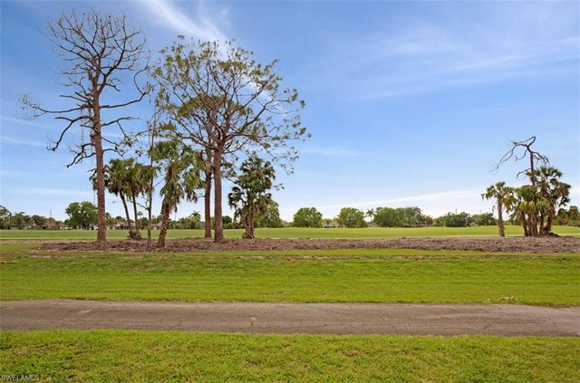 4380 27th CT SW 202, Naples, FL 34116