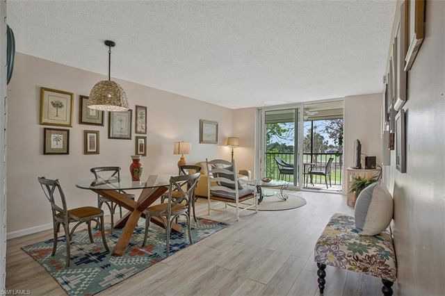 4380 27th CT SW 202, Naples, FL 34116