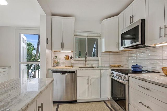 4380 27th CT SW 202, Naples, FL 34116