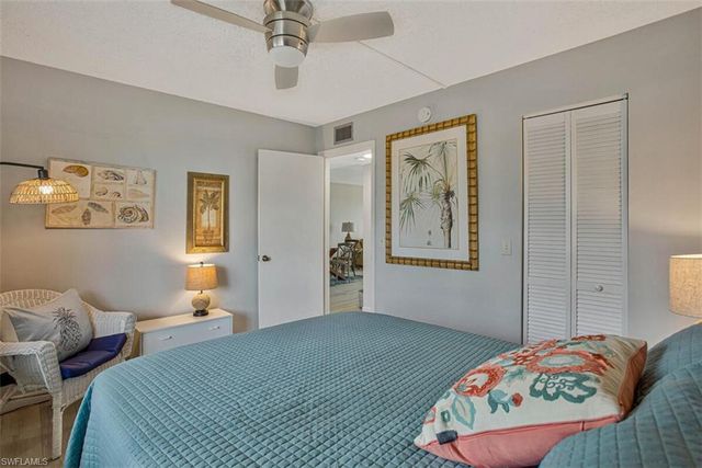 4380 27th CT SW 202, Naples, FL 34116